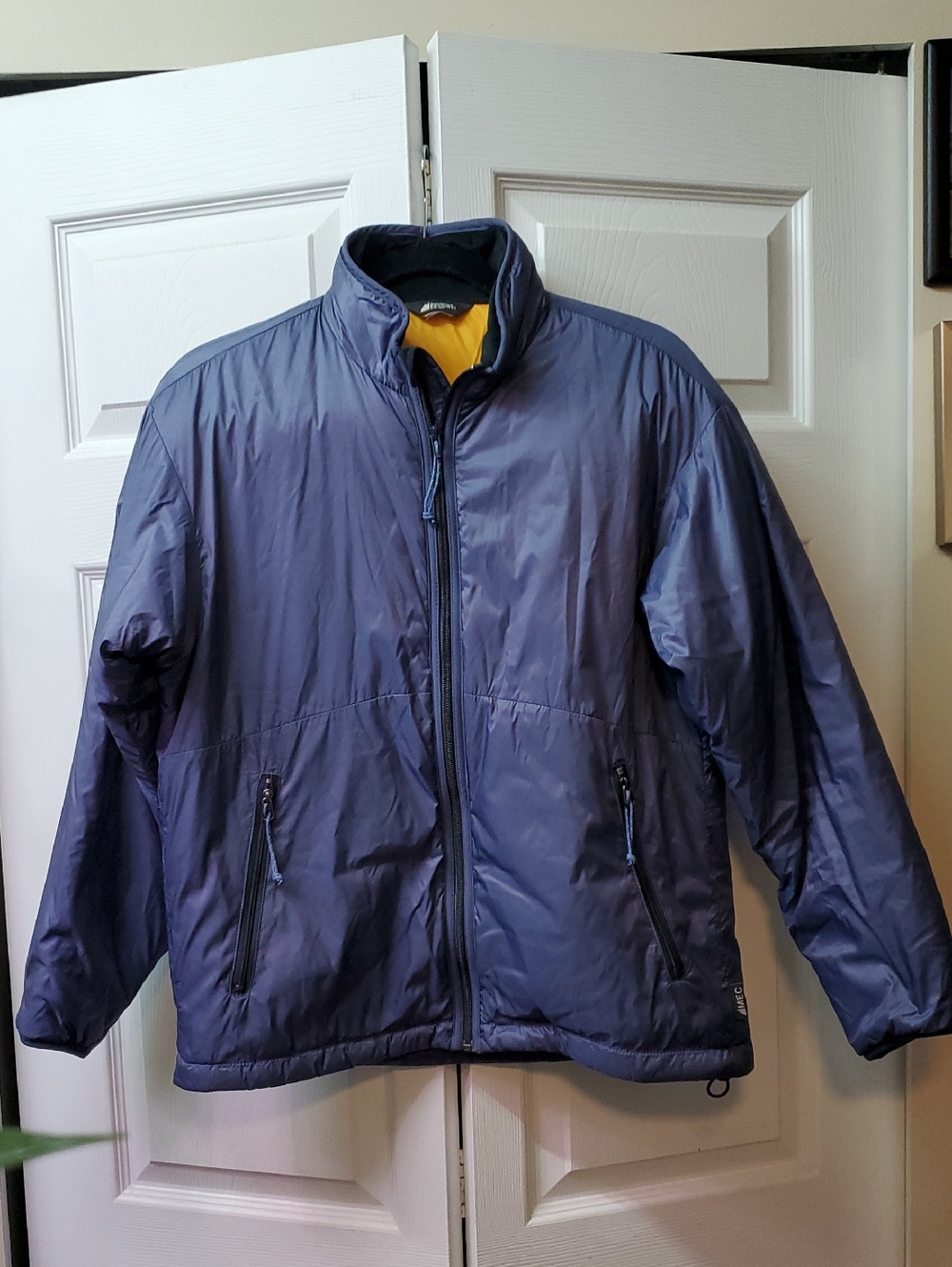 MEC Womans Medium  Navy Lightweight Insulated Jacket - Casual Zip Front